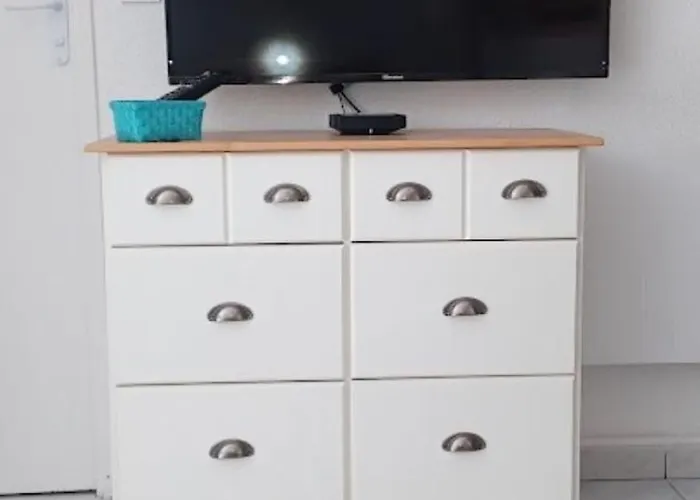 Agreable Rez De Jardin Avec Terrasse Proche Apartment *