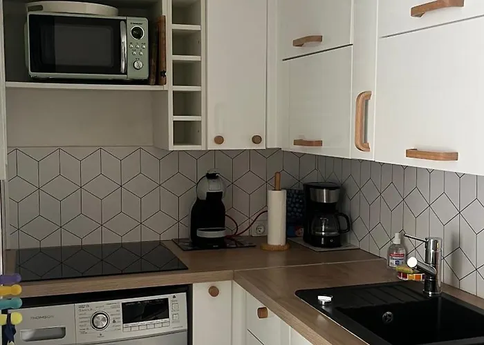 Agreable Rez De Jardin Avec Terrasse Proche *