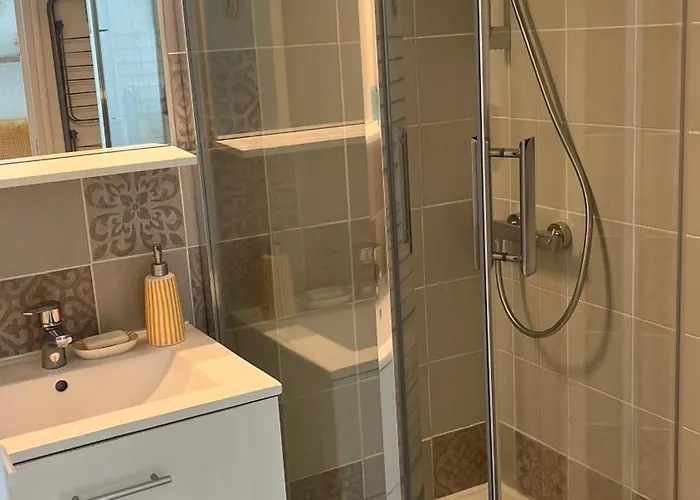 Agreable Rez De Jardin Avec Terrasse Proche